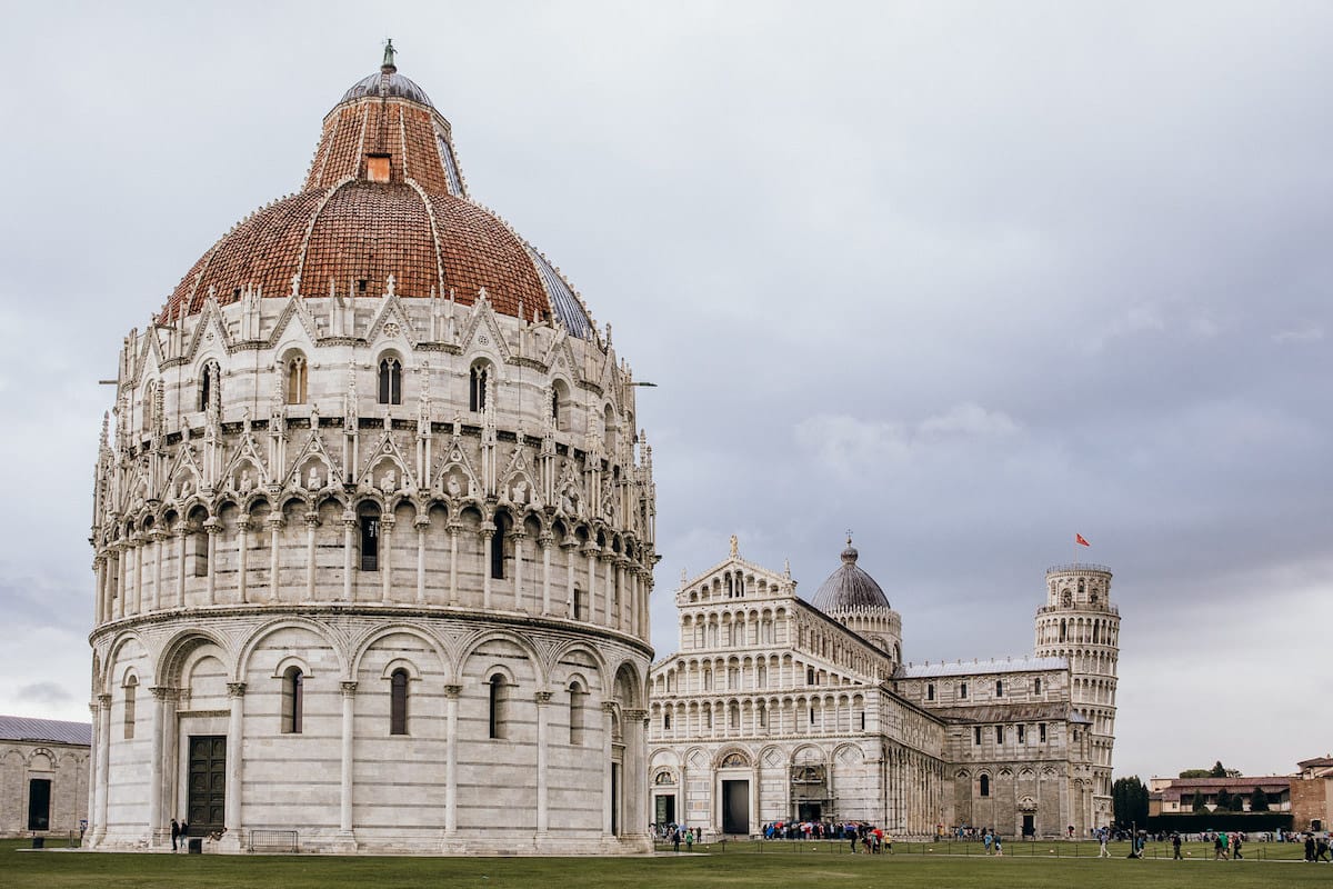 Field of Miracles, Leaning Tower of Pisa facts