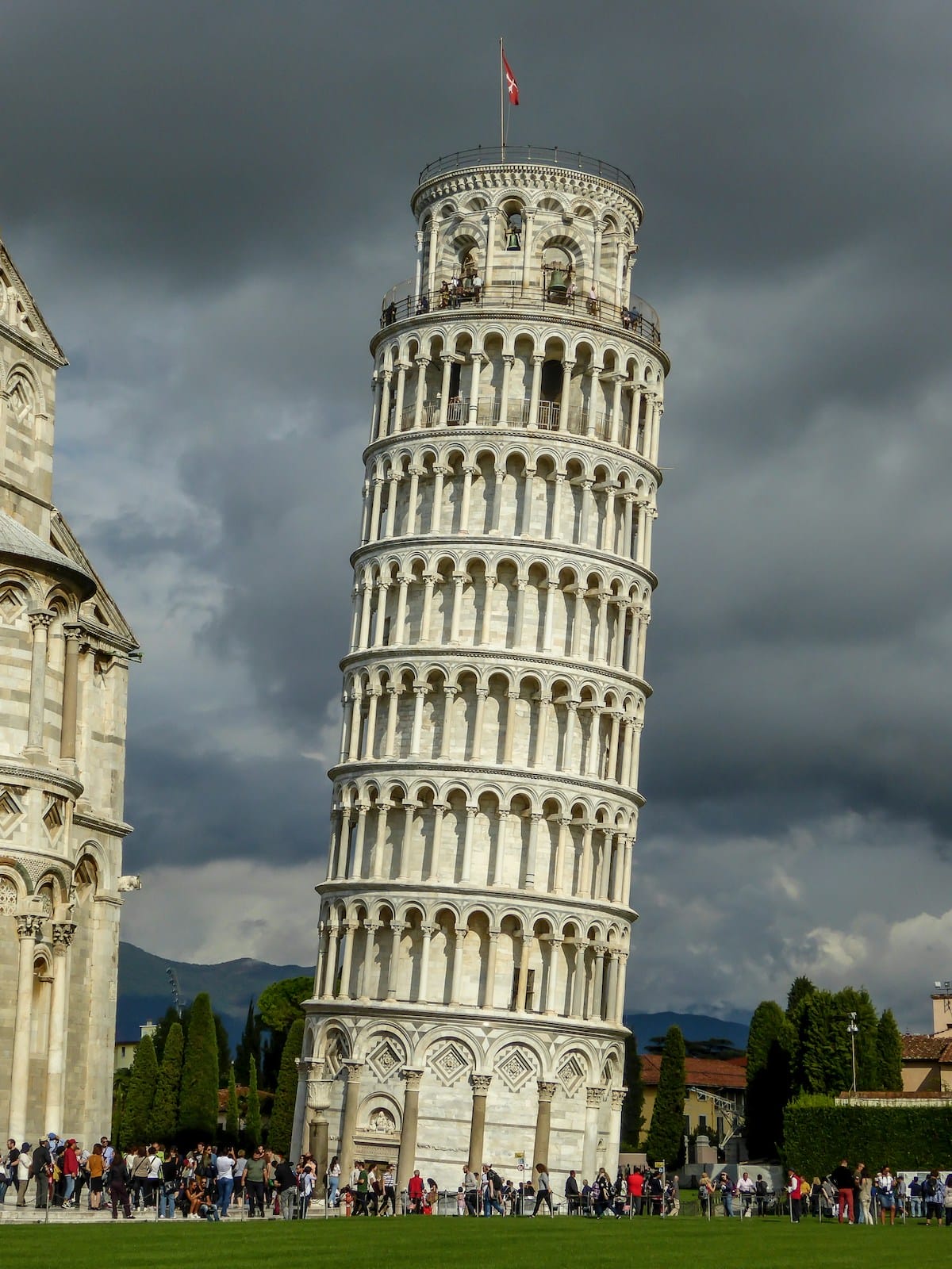 Learn about the leaning tower of Pisa facts 