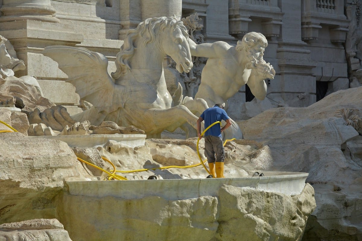 Cleaning the Fontana di Trevi